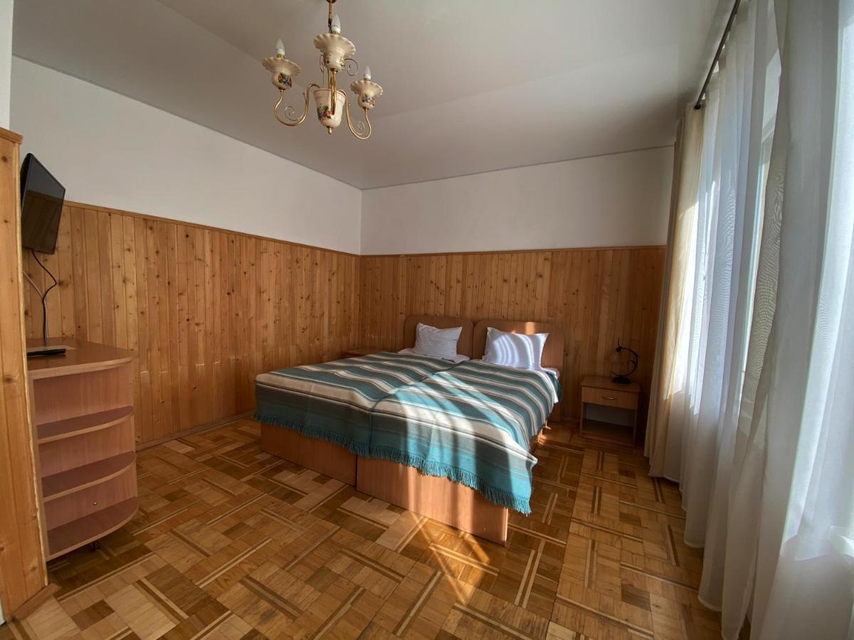 Olena Resort Briukhovychi Esterno foto